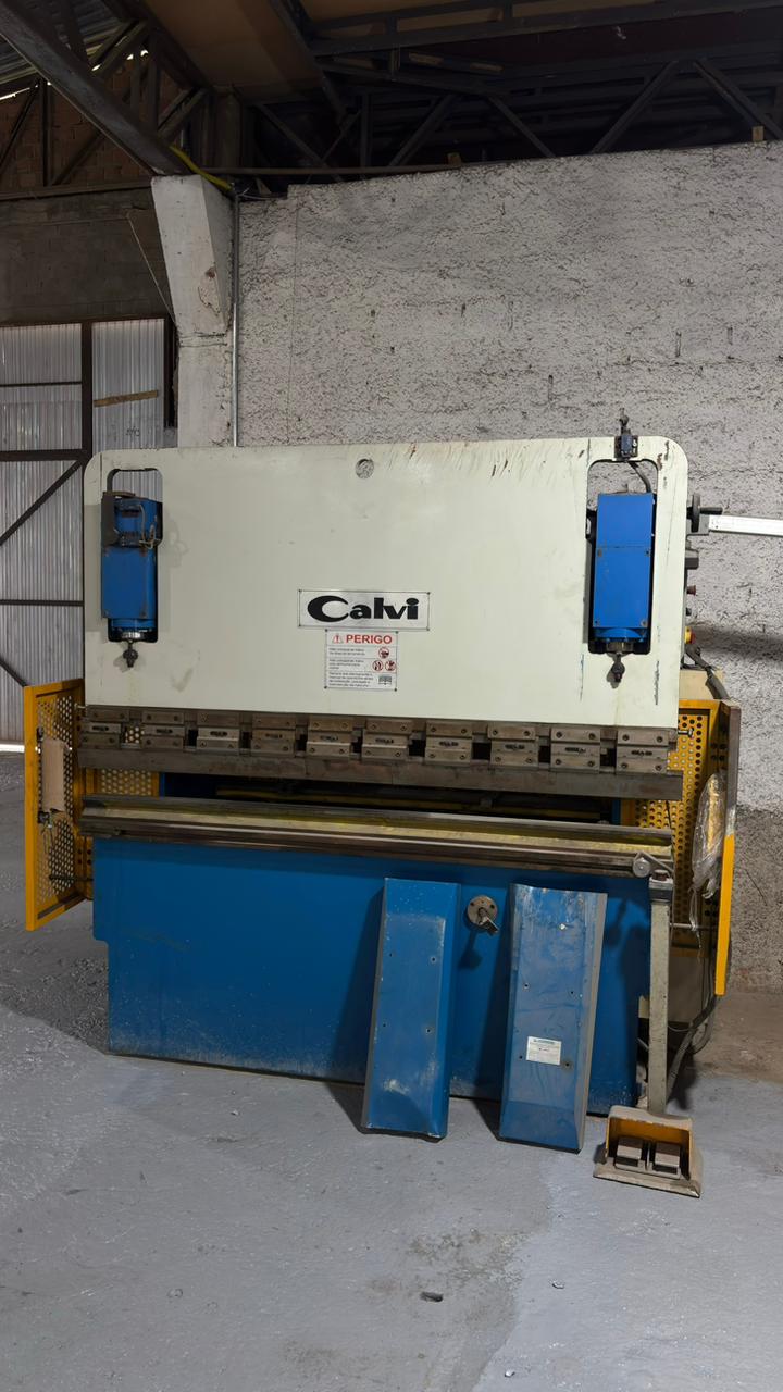 Dobradeira Hidráulica Calvi 100t